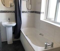 3 bedroom property to rent - Photo 6