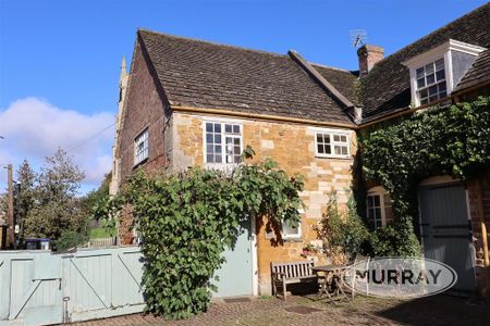 2 bedroom cottage to rent - Photo 2