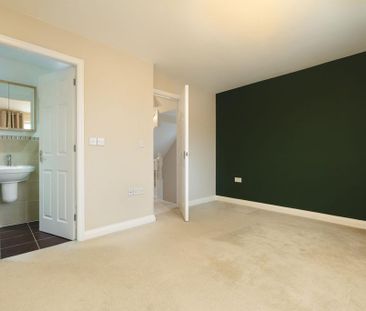 3 bedroom semi-detached house to rent - Photo 4