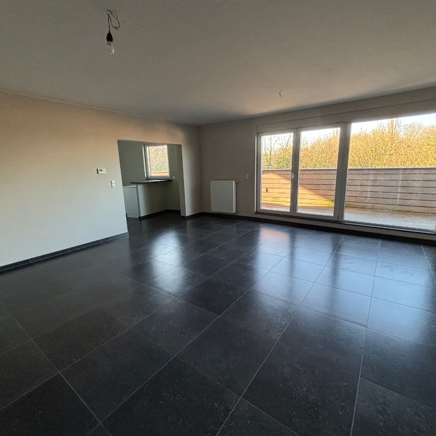 TE HUUR – APPARTEMENT MET BALKON IN DE BUURT VAN AMERCOEUR ! - Photo 1