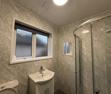 2 bedroom semi-detached bungalow to rent - Photo 4