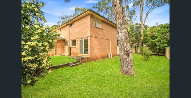 RENOVATED 3 BEDROOM TOWNHOUSE IN QUIET COMPLEX - Photo 1