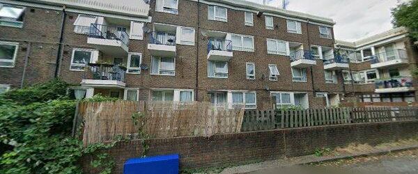 2 Bed Maisonette, Abbott Road, E14 - Photo 1