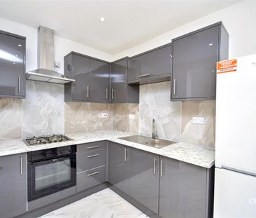 3 bedroom house - semi-detached - Photo 3