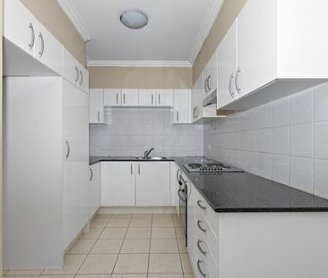 Neat and Tidy 2 Bedroom Unit - Photo 2