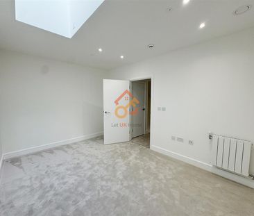 Handley Drive, Urban House, London SE3 - Photo 6
