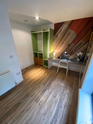 19 Whitegate Road, Huddersfield, HD4 - Photo 1