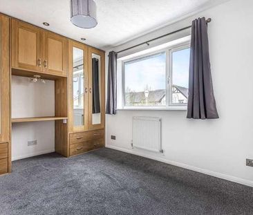 Watermead, Aylesbury, HP19 - Photo 2