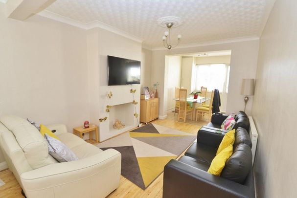 3 bedroom terraced house to rent - Photo 1