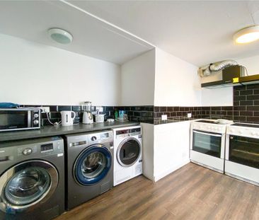 1 bedroom in a house share to rent - Photo 4