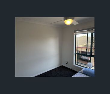 4-Bedroom Townhouse in Quiet Complex – Prime Brighton Location! - Photo 6