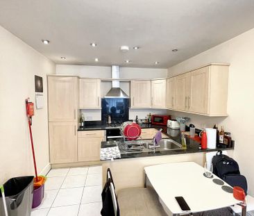 2 bedroom flat to rent - Photo 4