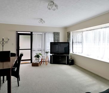 Sunny 2 Bedroom in Naenae - Photo 1
