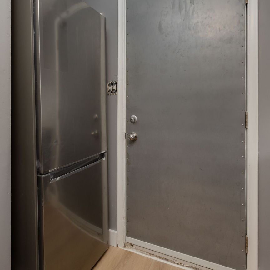 For Lease - 28 Eastbourne Avenue Unit# 3, Hamilton, Ontario - Photo 1