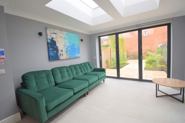 3 Bed Flat, Addington Road, RG1 - Photo 1