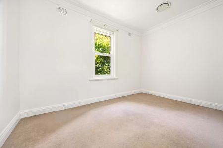 HARBOURSIDE 2 BEDROOM APARTMENT ELEGANCE IN DARLING POINT WITH HARBOUR VIEWS - Photo 2