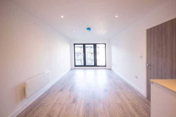 1 Bed Flat, London, SE10 - Photo 1