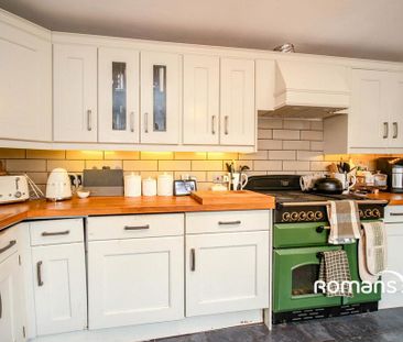 2 bedroom semi-detached house to rent - Photo 4