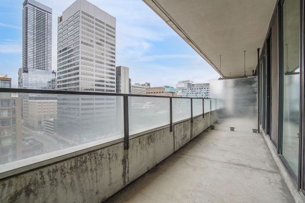 For Lease - 111 Elizabeth Street Unit# 1622, Toronto, Ontario - Photo 1
