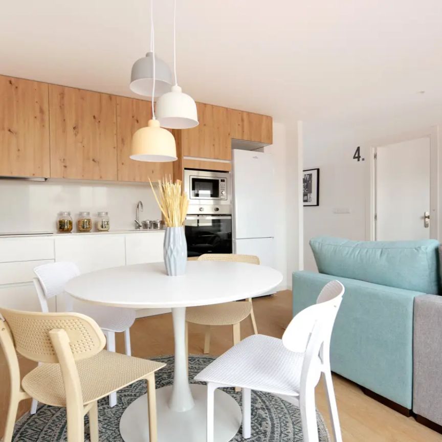 4-bedroom apartment for rent in Albors - Photo 1