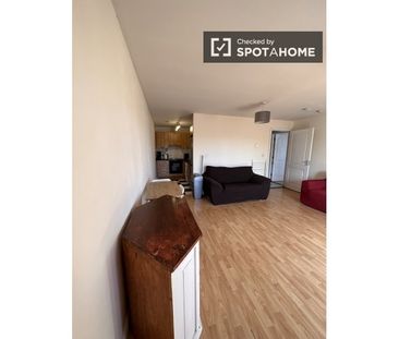 Bed for rent in 2-bedroom apartment in Dublin - Photo 1
