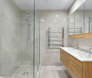 Luxury Apartment. Unbeatable Location - Photo 3