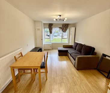 1 Bed Flat, Barley Lane, IG3 - Photo 2
