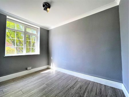 3 bedroom ground floor maisonette to rent - Photo 2