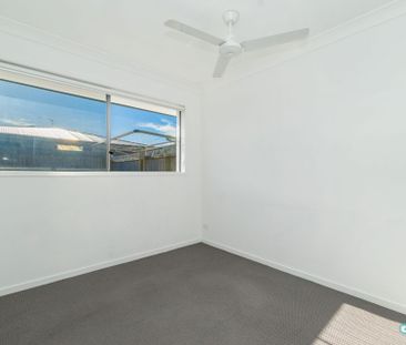 Stunning Modern Two Bedroom Duplex - Photo 6