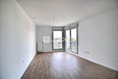 Apartment - Photo 2