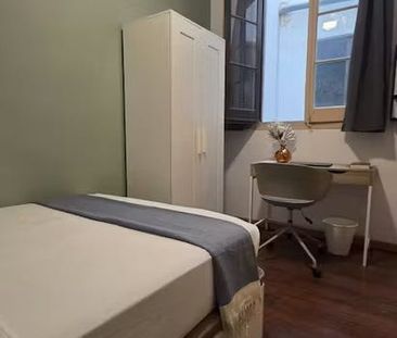 Carrer del Comte dUrgell, Barcelona, Catalonia 08011 - Photo 4