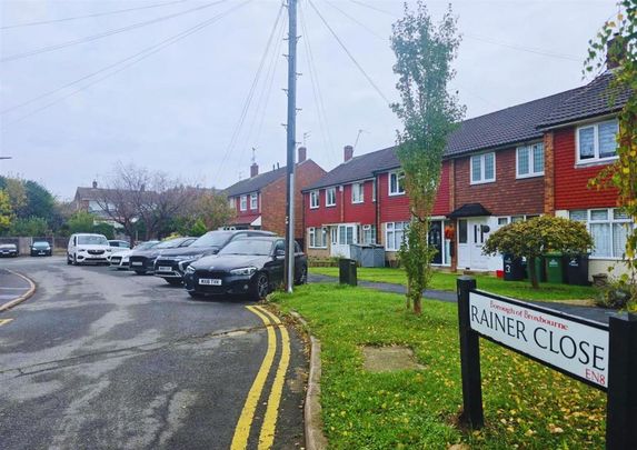 3 bedroom end of terrace house to rent - Photo 1