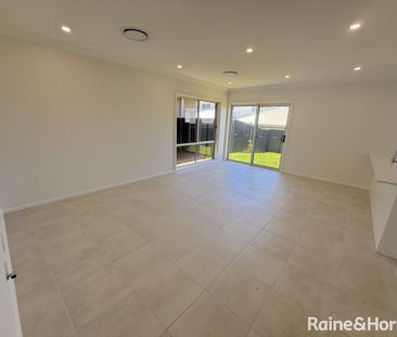 Brand New Modern 3 Bedroom Home - Photo 2