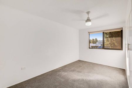 Neat & Tidy Home - Minutes from the CBD - Photo 3