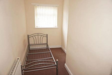 3 bedroom terraced house to rent - Photo 4