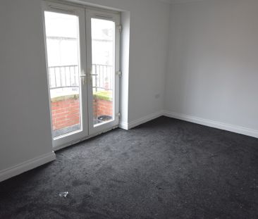 To Let 2 Bed Apartment - Photo 3