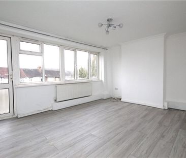 Warminster Gardens, London, SE25 4DN - Photo 3