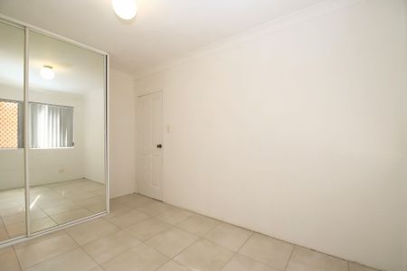 Two Bedroom Ground Floor Unit - Photo 2