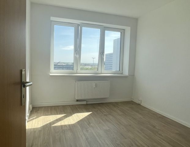 Zentrale 3 Raum Wohnung mit Balkon - Foto 1