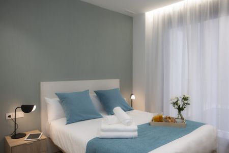 Moderno apartamento de 2 dormitorios en Valencia - Photo 3