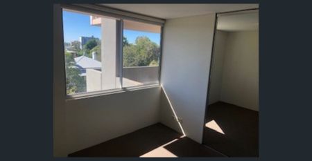 Spacious Apartment with a Lovely Balcony - Photo 5