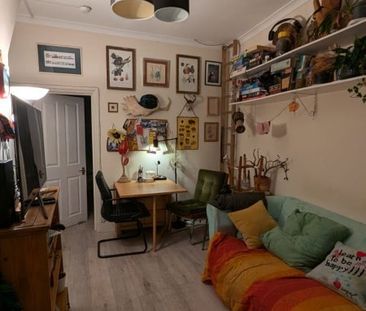 Room in a Shared House, Brading Road, SW2 - Photo 1