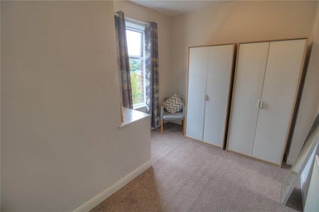 2 bedroom end of terrace house to rent - Photo 3