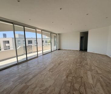 Location Appartement 5 pièces 121m² VILLEURBANNE 69100 - Photo 1