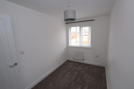 3 bedroom semi-detached house to rent - Photo 5