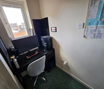 1 bedroom semi-detached house to rent - Photo 3