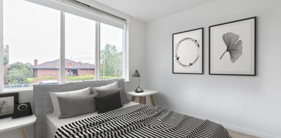 Large apartment in great location with privacy and security. - Photo 2