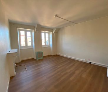 A LOUER – Appartement T3, AU COEUR du Centre Ville de Quimper, 76 m... - Photo 5