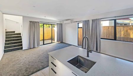 Upper Hutt Living - Photo 2