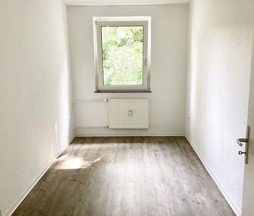 4-Zimmer-Wohnung mit Balkon und Tageslichtbad - Foto 2